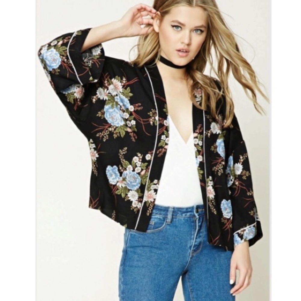 🎉HP🎉 Cropped Floral Boho Kimono by Forever 21
